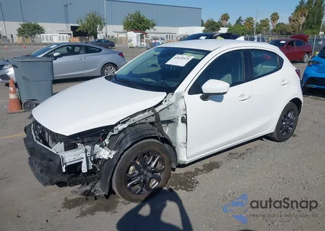 2020 Toyota Yaris Xle из США, поврежденный, VIN 3MYDLBJVXLY700411